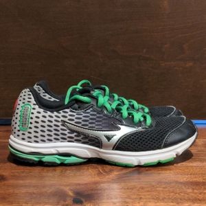 Mizuno boys tennis shoe